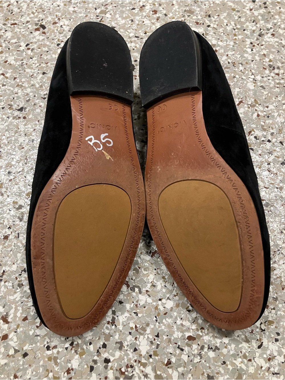 Vionic Willa Black Suede Slip-on Loafer (8.5) - Picture 10 of 10